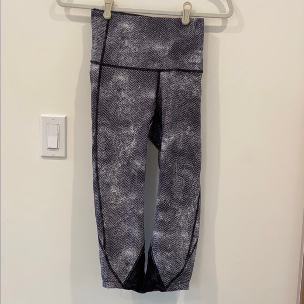 Lululemon leggings size 4